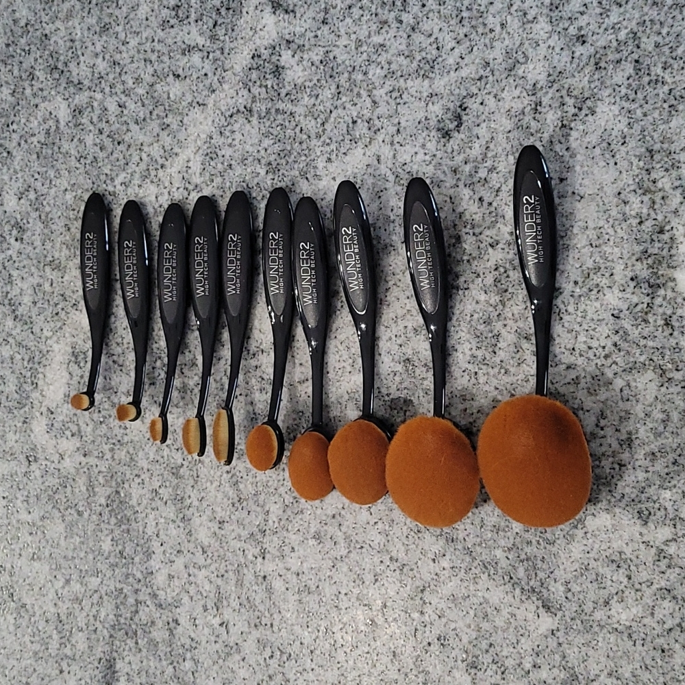 Wunder 2 Tech Beauty 10 Piece Paddle Makeup Brush Set